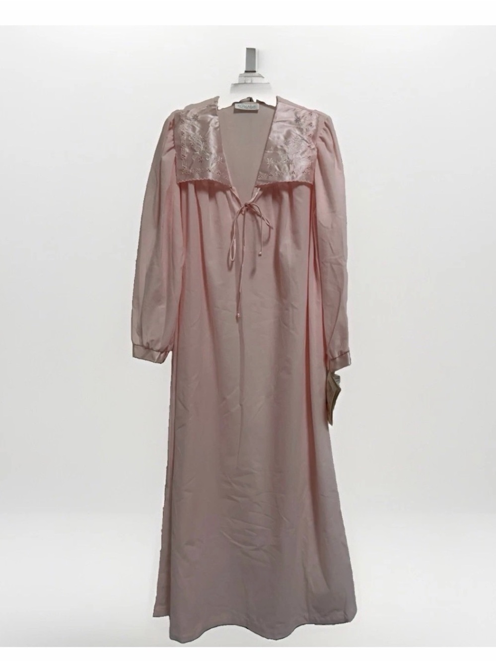 Vintage New Komar Light Pink Long Nightgown Size Medium NOS